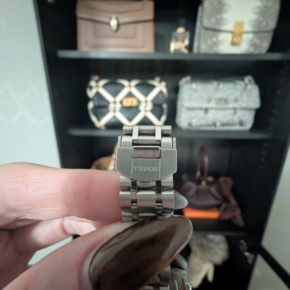 TUDOR Royal 34mm mother of pearl and diamond face - Picture 7 of 17